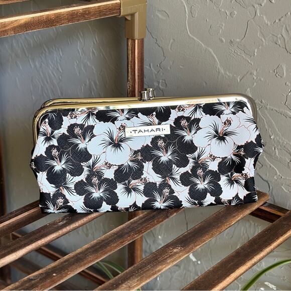 Tahari Floral snap and open wallet‎ magnetic closure - Picture 1 of 7